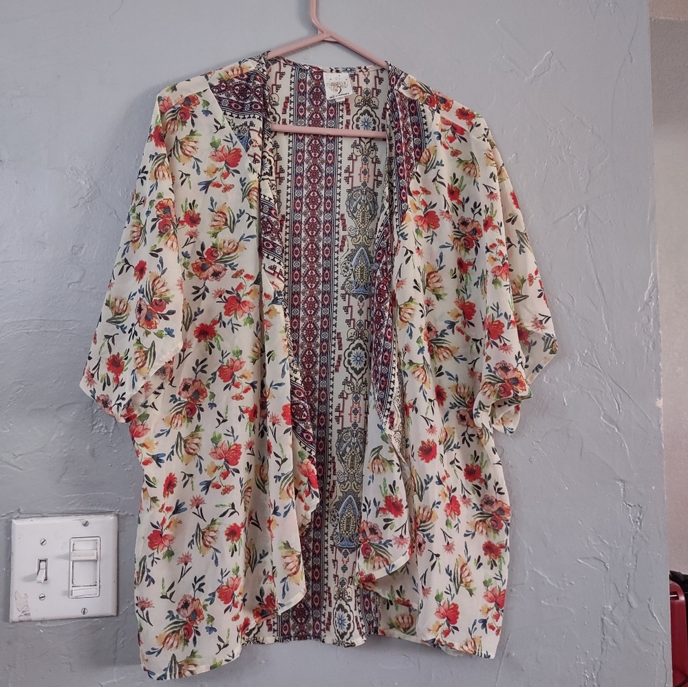 Cardigan for women self esteem size M good condition very nice.